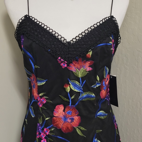 🆕️Aidan Mattox Black Floral Mini Embroidered Sheath Dress Size 6 - Picture 4 of 15